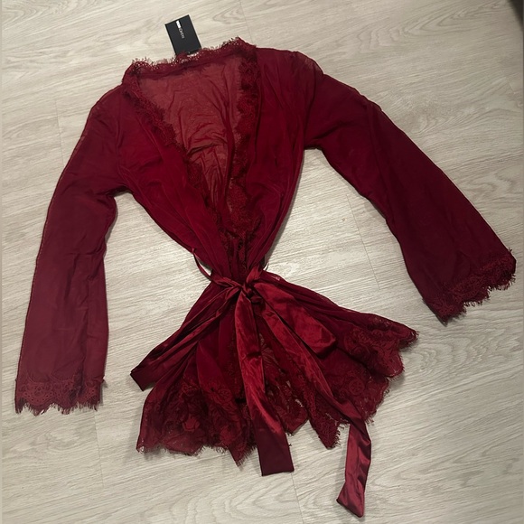 Burgundy Lingerie Robe - Picture 4 of 10